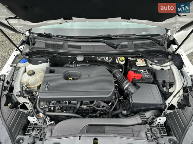 Белый Линкольн Corsair, объемом двигателя 2.29 л и пробегом 101 тыс. км за 24500 $, фото 39 на Automoto.ua