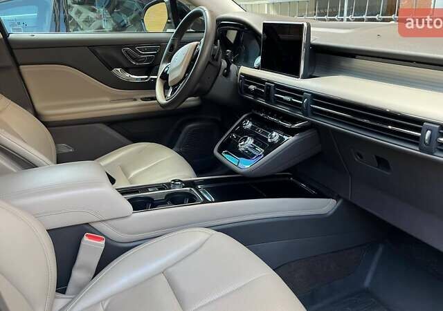 Белый Линкольн Corsair, объемом двигателя 2 л и пробегом 64 тыс. км за 24700 $, фото 26 на Automoto.ua