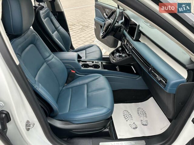 Белый Линкольн Corsair, объемом двигателя 2.29 л и пробегом 101 тыс. км за 24500 $, фото 32 на Automoto.ua