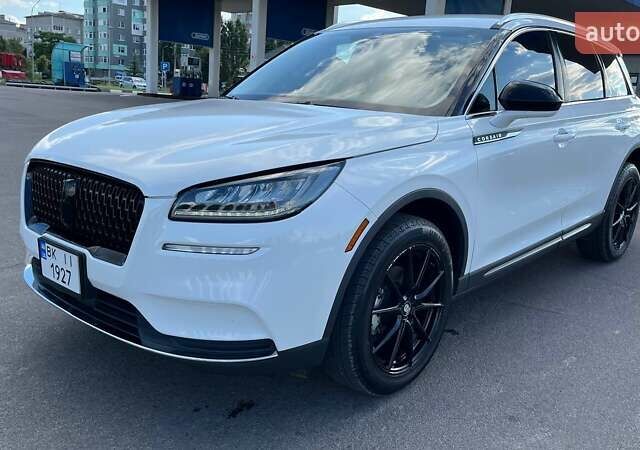 Белый Линкольн Corsair, объемом двигателя 2 л и пробегом 64 тыс. км за 24700 $, фото 3 на Automoto.ua