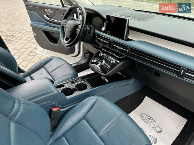 Белый Линкольн Corsair, объемом двигателя 2.29 л и пробегом 101 тыс. км за 24500 $, фото 33 на Automoto.ua