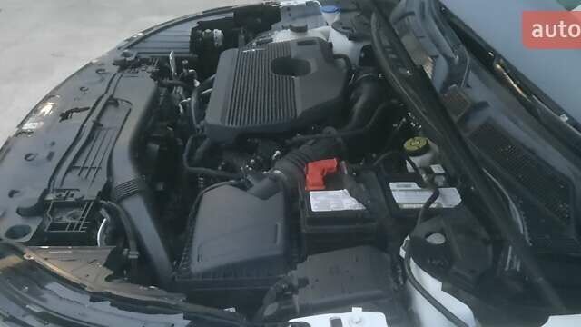 Белый Линкольн Corsair, объемом двигателя 2 л и пробегом 122 тыс. км за 14950 $, фото 12 на Automoto.ua