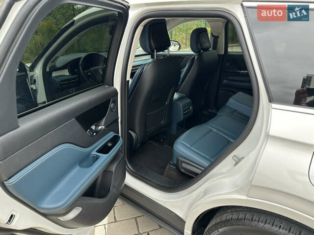 Белый Линкольн Corsair, объемом двигателя 2.29 л и пробегом 101 тыс. км за 24500 $, фото 26 на Automoto.ua