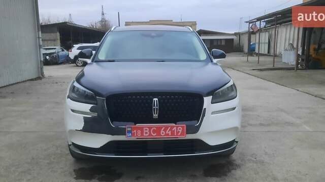 Белый Линкольн Corsair, объемом двигателя 2 л и пробегом 122 тыс. км за 14950 $, фото 7 на Automoto.ua