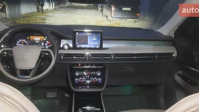 Белый Линкольн Corsair, объемом двигателя 2 л и пробегом 122 тыс. км за 14950 $, фото 21 на Automoto.ua