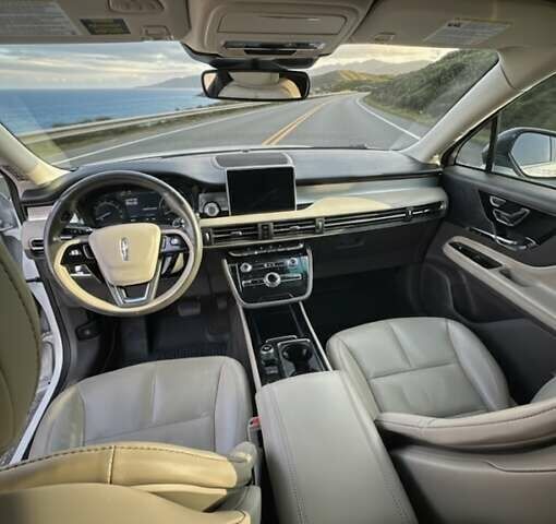 Белый Линкольн Corsair, объемом двигателя 2 л и пробегом 77 тыс. км за 23333 $, фото 3 на Automoto.ua