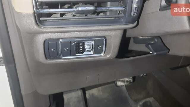 Белый Линкольн Corsair, объемом двигателя 2 л и пробегом 122 тыс. км за 14950 $, фото 15 на Automoto.ua