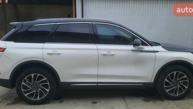 Белый Линкольн Corsair, объемом двигателя 2 л и пробегом 122 тыс. км за 14950 $, фото 5 на Automoto.ua