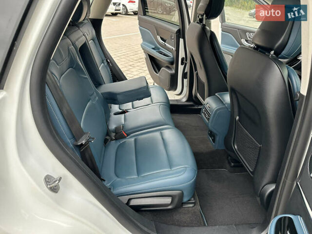 Белый Линкольн Corsair, объемом двигателя 2.29 л и пробегом 101 тыс. км за 24500 $, фото 30 на Automoto.ua