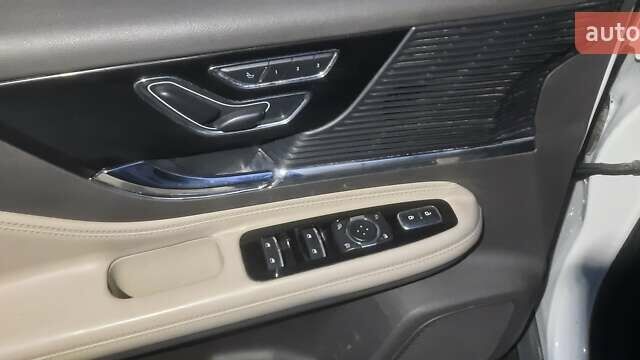 Белый Линкольн Corsair, объемом двигателя 2 л и пробегом 122 тыс. км за 14950 $, фото 14 на Automoto.ua