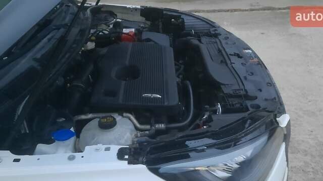 Белый Линкольн Corsair, объемом двигателя 2 л и пробегом 122 тыс. км за 14950 $, фото 11 на Automoto.ua