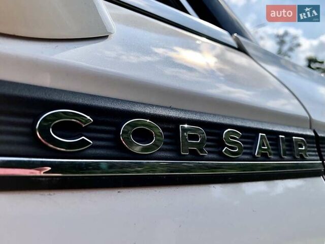 Белый Линкольн Corsair, объемом двигателя 2 л и пробегом 38 тыс. км за 30000 $, фото 15 на Automoto.ua