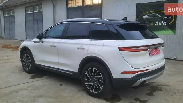 Белый Линкольн Corsair, объемом двигателя 2 л и пробегом 122 тыс. км за 14950 $, фото 2 на Automoto.ua