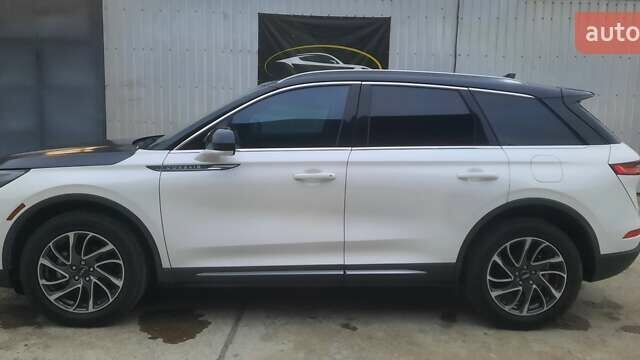 Белый Линкольн Corsair, объемом двигателя 2 л и пробегом 122 тыс. км за 14950 $, фото 1 на Automoto.ua