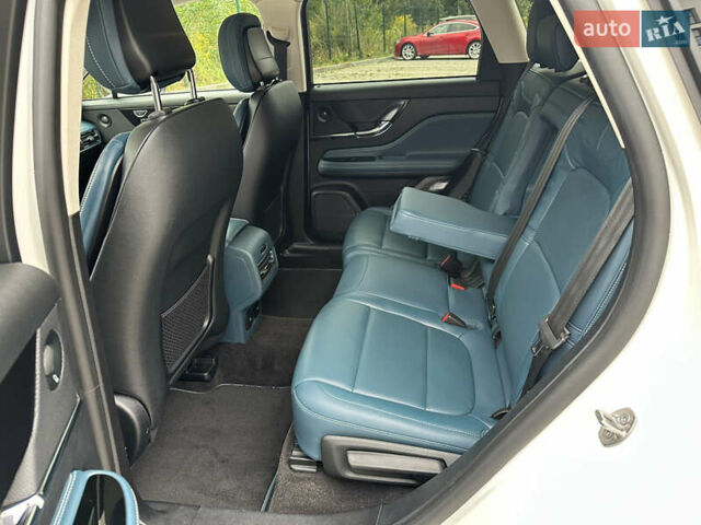 Белый Линкольн Corsair, объемом двигателя 2.29 л и пробегом 101 тыс. км за 24500 $, фото 27 на Automoto.ua