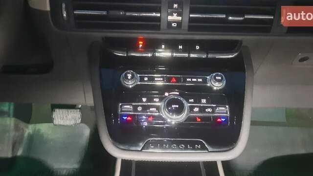Белый Линкольн Corsair, объемом двигателя 2 л и пробегом 122 тыс. км за 14950 $, фото 29 на Automoto.ua