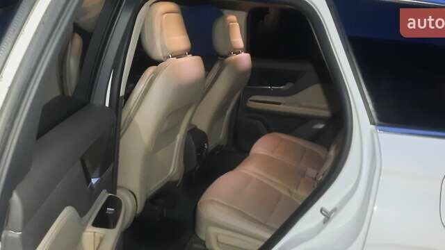 Белый Линкольн Corsair, объемом двигателя 2 л и пробегом 122 тыс. км за 14950 $, фото 16 на Automoto.ua