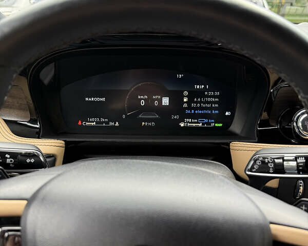 Белый Линкольн Corsair, объемом двигателя 2.5 л и пробегом 16 тыс. км за 33888 $, фото 11 на Automoto.ua