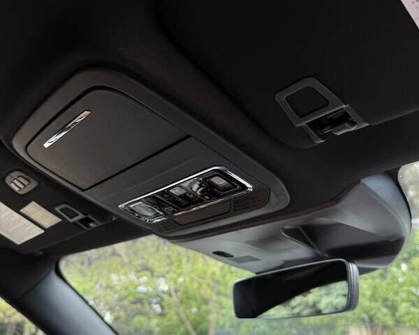 Белый Линкольн Corsair, объемом двигателя 2.5 л и пробегом 16 тыс. км за 33888 $, фото 9 на Automoto.ua