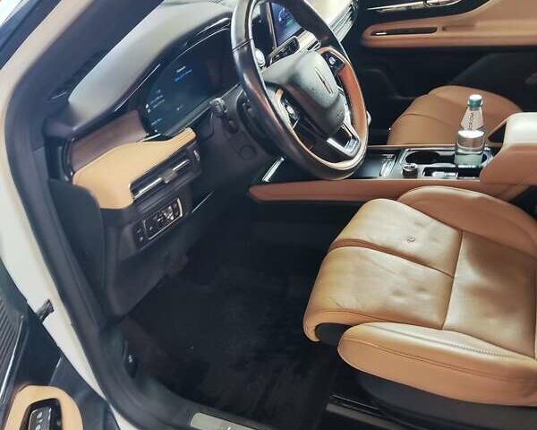 Белый Линкольн Corsair, объемом двигателя 2.49 л и пробегом 79 тыс. км за 30000 $, фото 2 на Automoto.ua