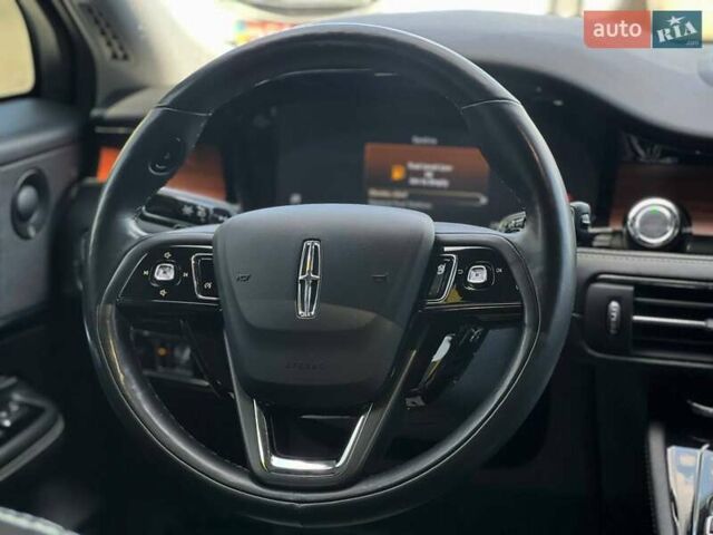 Белый Линкольн Corsair, объемом двигателя 2 л и пробегом 38 тыс. км за 27500 $, фото 13 на Automoto.ua