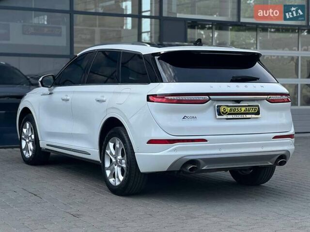 Белый Линкольн Corsair, объемом двигателя 2 л и пробегом 38 тыс. км за 27500 $, фото 3 на Automoto.ua