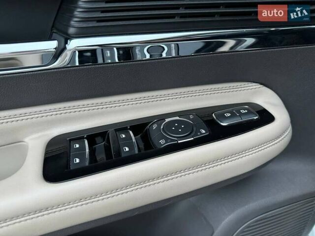 Белый Линкольн Corsair, объемом двигателя 2 л и пробегом 24 тыс. км за 25990 $, фото 15 на Automoto.ua