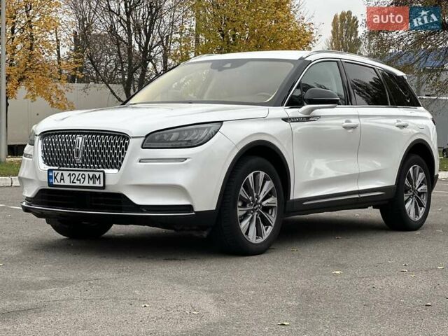 Белый Линкольн Corsair, объемом двигателя 2 л и пробегом 22 тыс. км за 27500 $, фото 8 на Automoto.ua