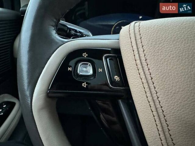 Белый Линкольн Corsair, объемом двигателя 2 л и пробегом 24 тыс. км за 25990 $, фото 17 на Automoto.ua