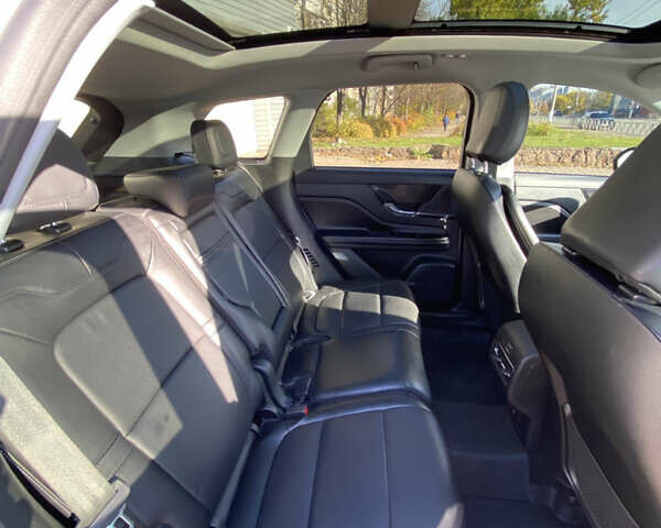 Білий Лінкольн Corsair, об'ємом двигуна 2 л та пробігом 78 тис. км за 27500 $, фото 17 на Automoto.ua