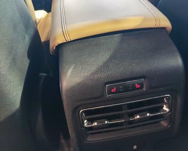 Белый Линкольн Corsair, объемом двигателя 2.49 л и пробегом 79 тыс. км за 30000 $, фото 11 на Automoto.ua