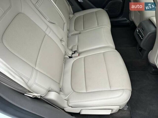 Белый Линкольн Corsair, объемом двигателя 2 л и пробегом 22 тыс. км за 27500 $, фото 15 на Automoto.ua