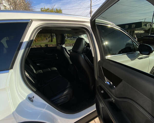 Білий Лінкольн Corsair, об'ємом двигуна 2 л та пробігом 78 тис. км за 27500 $, фото 16 на Automoto.ua