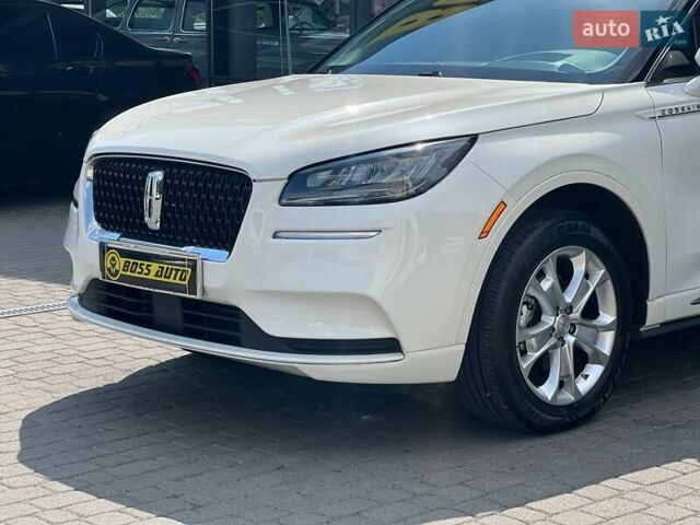 Белый Линкольн Corsair, объемом двигателя 2 л и пробегом 38 тыс. км за 27500 $, фото 6 на Automoto.ua