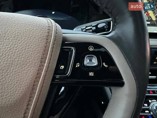 Белый Линкольн Corsair, объемом двигателя 2 л и пробегом 24 тыс. км за 25990 $, фото 18 на Automoto.ua