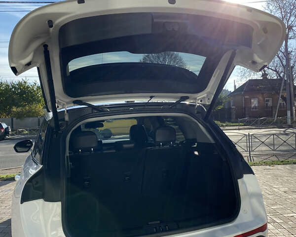 Білий Лінкольн Corsair, об'ємом двигуна 2 л та пробігом 78 тис. км за 27500 $, фото 14 на Automoto.ua