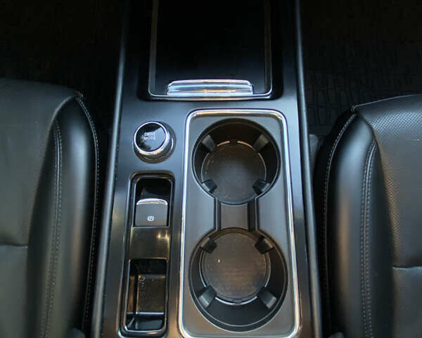 Білий Лінкольн Corsair, об'ємом двигуна 2 л та пробігом 78 тис. км за 27500 $, фото 28 на Automoto.ua