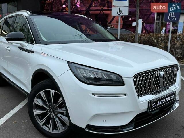 Белый Линкольн Corsair, объемом двигателя 2 л и пробегом 24 тыс. км за 25990 $, фото 1 на Automoto.ua