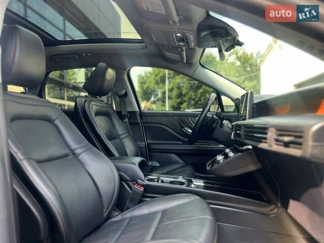 Белый Линкольн Corsair, объемом двигателя 2 л и пробегом 38 тыс. км за 27500 $, фото 18 на Automoto.ua