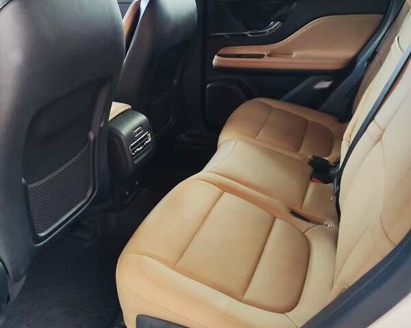 Белый Линкольн Corsair, объемом двигателя 2.49 л и пробегом 79 тыс. км за 30000 $, фото 4 на Automoto.ua