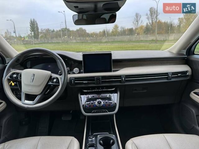 Белый Линкольн Corsair, объемом двигателя 2 л и пробегом 22 тыс. км за 27500 $, фото 18 на Automoto.ua