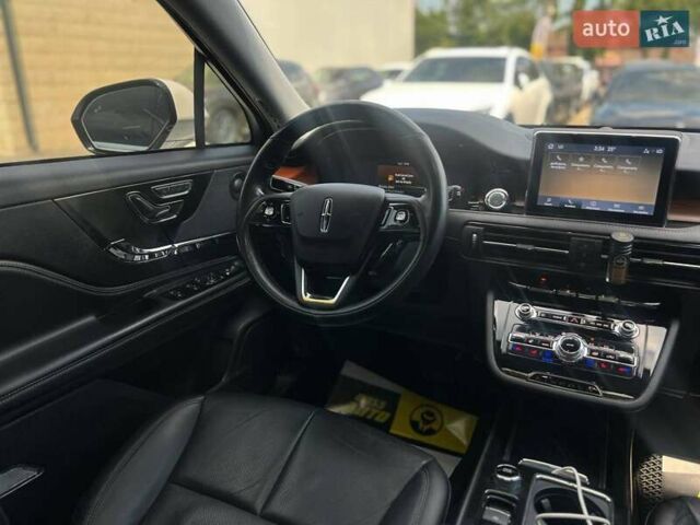 Белый Линкольн Corsair, объемом двигателя 2 л и пробегом 38 тыс. км за 27500 $, фото 14 на Automoto.ua