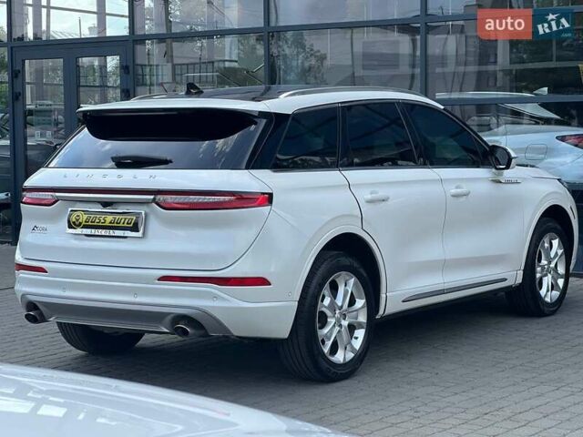 Белый Линкольн Corsair, объемом двигателя 2 л и пробегом 38 тыс. км за 27500 $, фото 5 на Automoto.ua