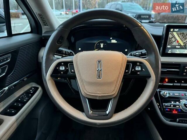 Белый Линкольн Corsair, объемом двигателя 2 л и пробегом 24 тыс. км за 25990 $, фото 12 на Automoto.ua