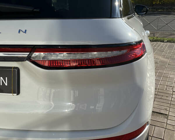 Білий Лінкольн Corsair, об'ємом двигуна 2 л та пробігом 78 тис. км за 27500 $, фото 13 на Automoto.ua