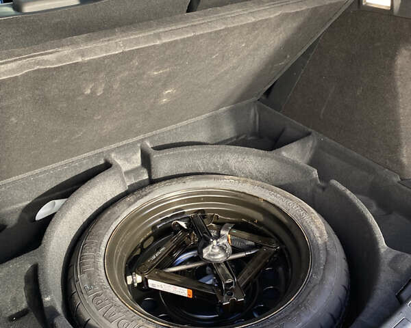 Білий Лінкольн Corsair, об'ємом двигуна 2 л та пробігом 78 тис. км за 27500 $, фото 15 на Automoto.ua