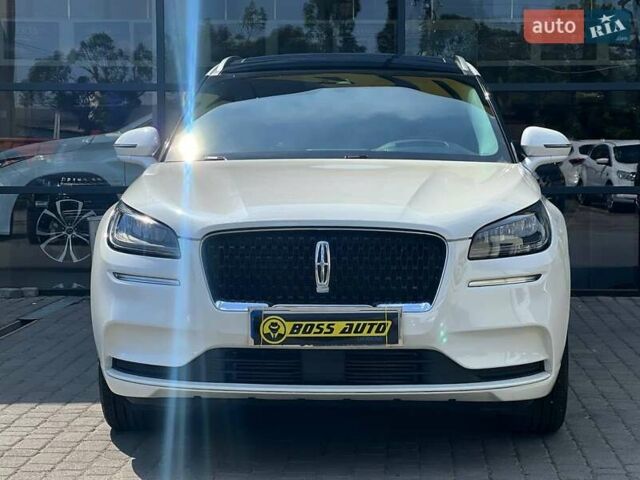 Белый Линкольн Corsair, объемом двигателя 2 л и пробегом 38 тыс. км за 27500 $, фото 1 на Automoto.ua