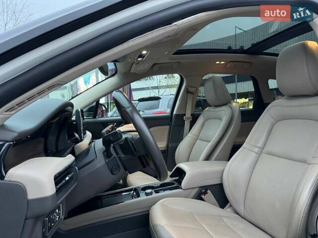 Белый Линкольн Corsair, объемом двигателя 2 л и пробегом 24 тыс. км за 25990 $, фото 27 на Automoto.ua