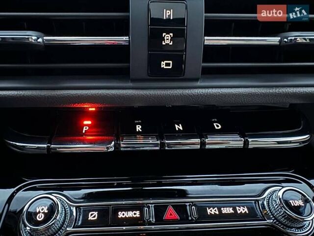 Белый Линкольн Corsair, объемом двигателя 2 л и пробегом 24 тыс. км за 25990 $, фото 23 на Automoto.ua