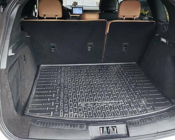 Белый Линкольн Corsair, объемом двигателя 2.49 л и пробегом 79 тыс. км за 30000 $, фото 18 на Automoto.ua